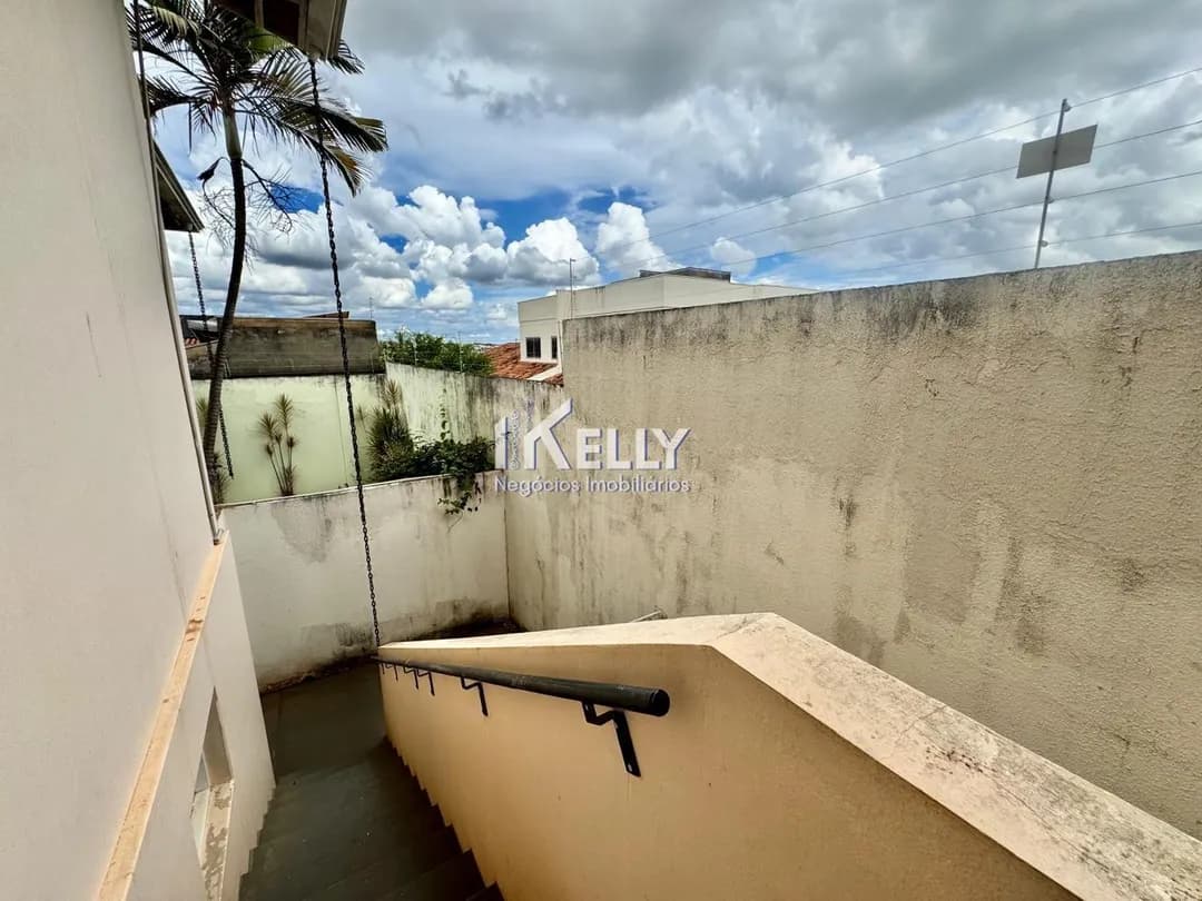 Casa à venda no bairro Margon I